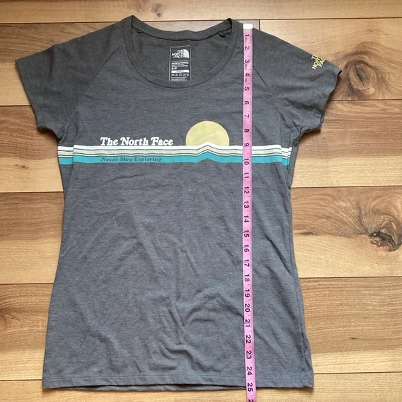 The North Face Gray Tshirt. Size S - Picture 5 of 7